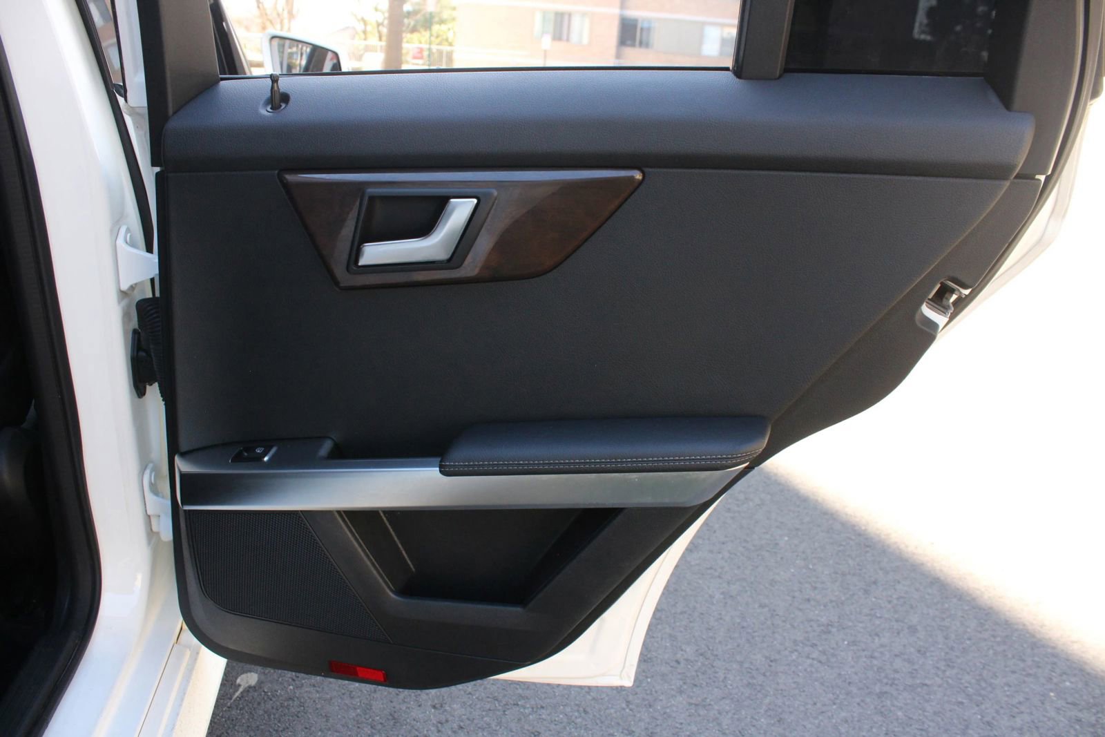 Used 2015 Mercedes-Benz GLK 350 4MATIC w/ Premium 1 Package image 25