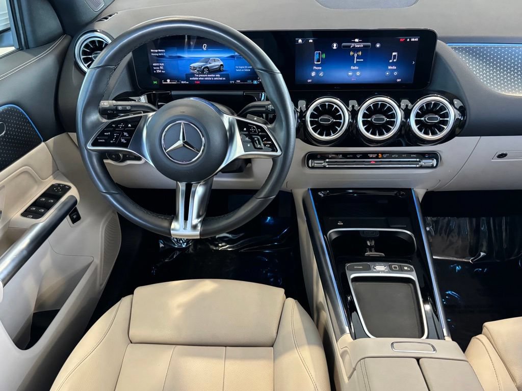 Used 2025 Mercedes-Benz GLA 250 4MATIC w/ Winter Package image 31