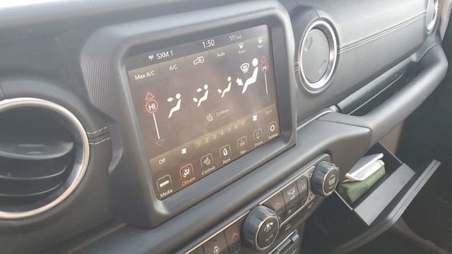 Certified 2022 Jeep Wrangler Unlimited Sahara w/ Cold Weather Group image 14