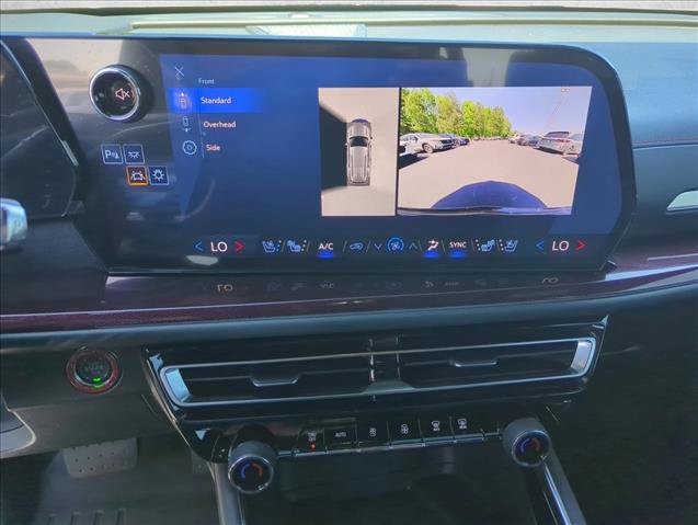 Used 2024 Chevrolet Traverse RS FWD image 16