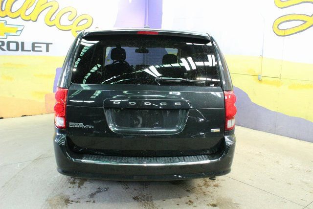 Used 2018 Dodge Grand Caravan SE w/ UConnect Hands-Free Group image 7