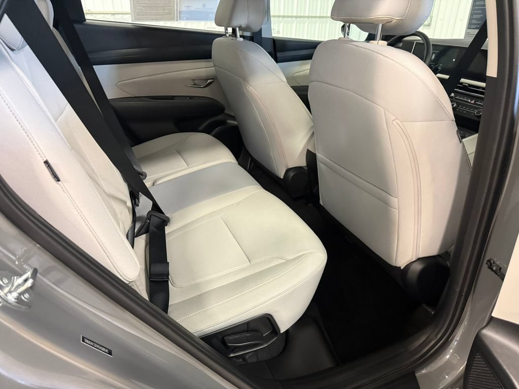 Certified 2025 Hyundai Tucson SE AWD/4WD image 31