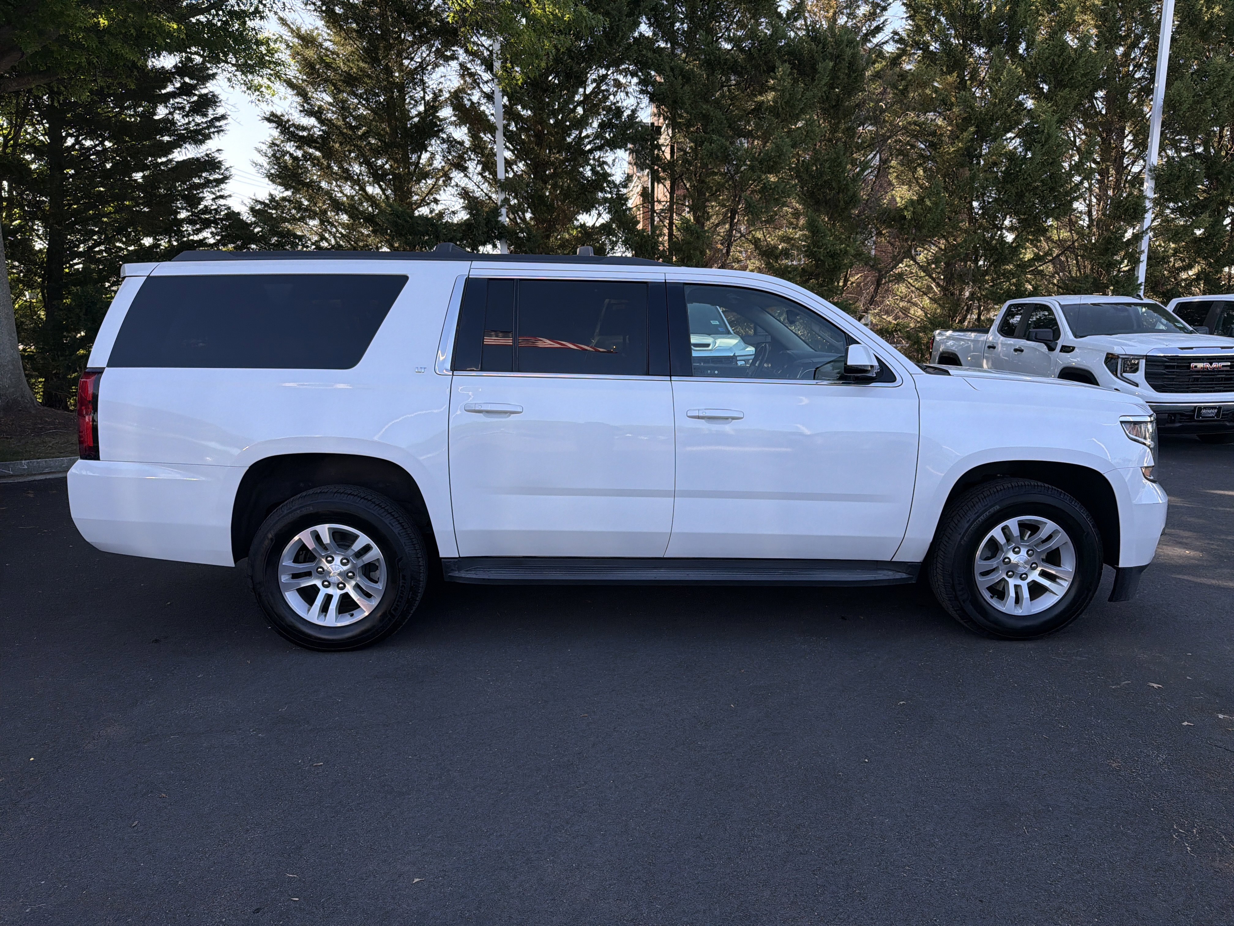 Used 2019 Chevrolet Suburban LT AWD/4WD image 11
