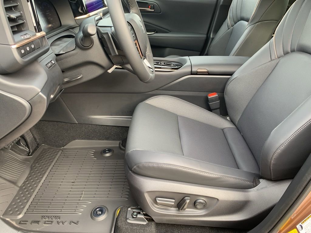 New 2025 Toyota Crown Signia image 10