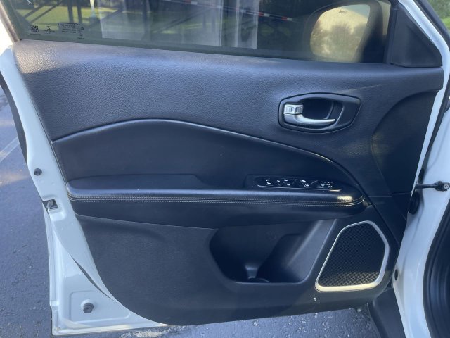 Used 2020 Jeep Compass Latitude FWD image 23