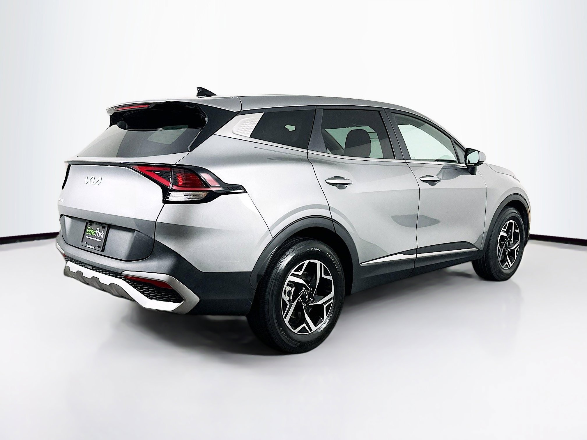 Used 2024 Kia Sportage LX image 9