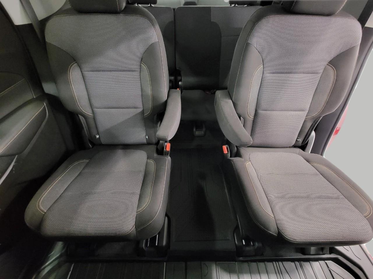 Used 2020 Chevrolet Traverse LT w/ LPO, Floor Liner Package AWD/4WD image 24