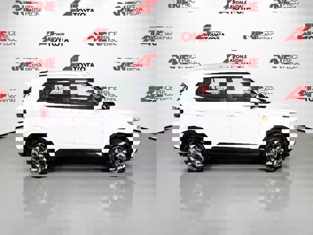 Used 2025 Hyundai Venue SEL image 8