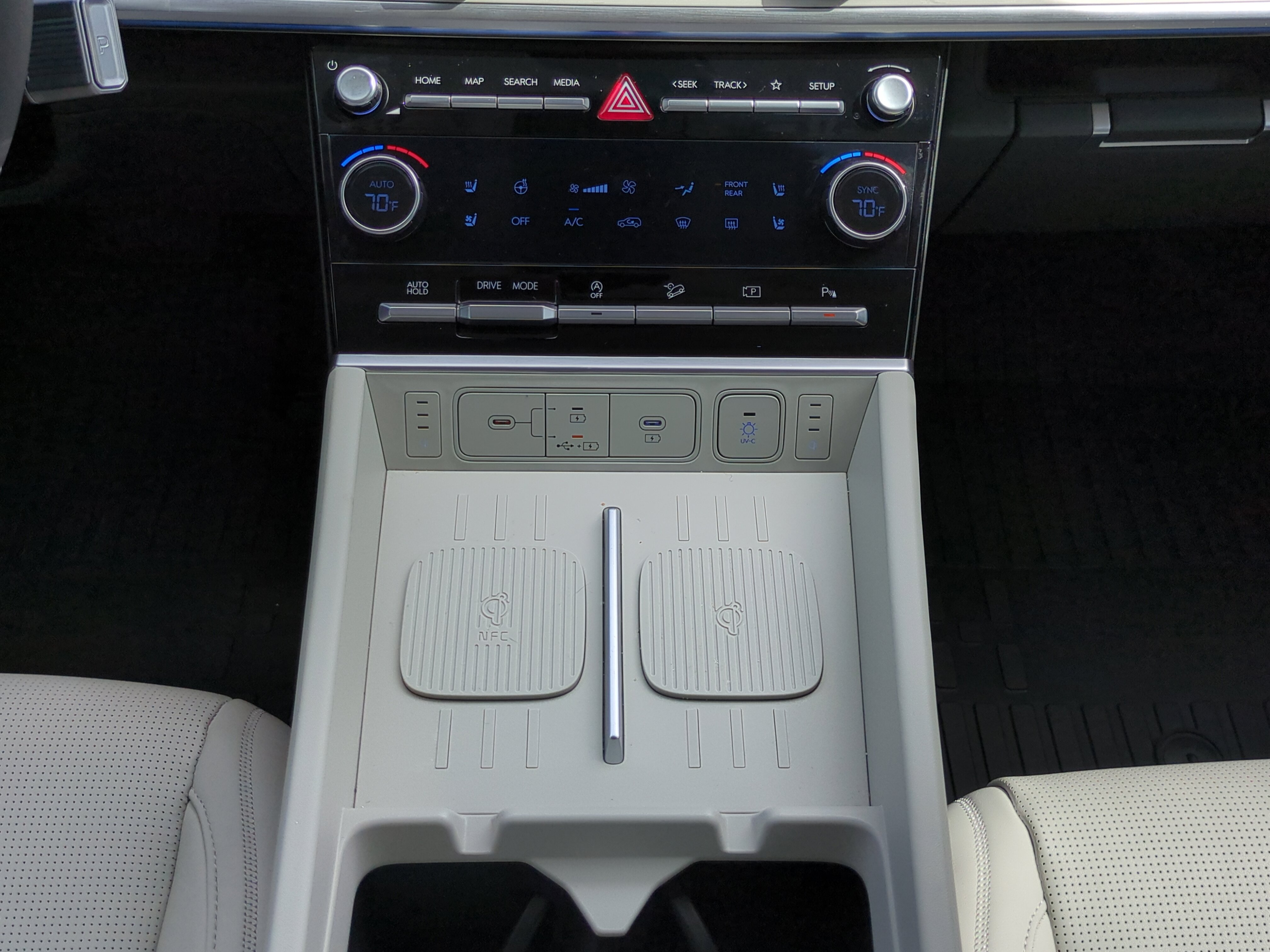 Used 2025 Hyundai Santa Fe Calligraphy image 18