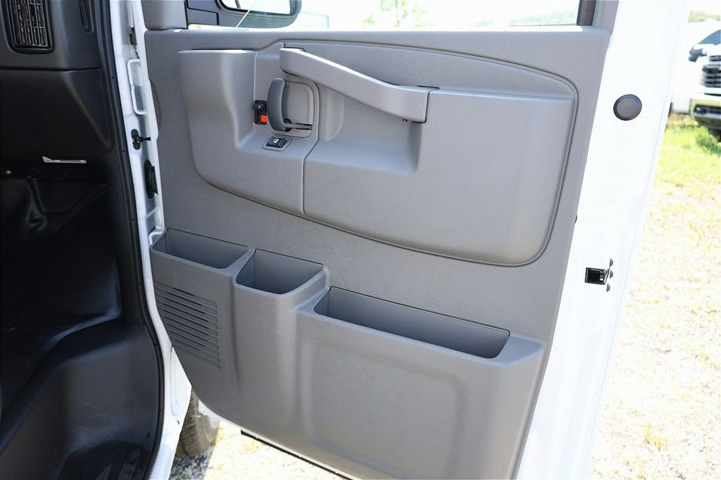 New 2025 Chevrolet Express 3500 w/ Driver Convenience Package RWD image 37