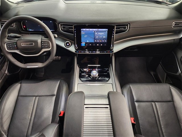 Used 2025 Jeep Wagoneer Series II image 3