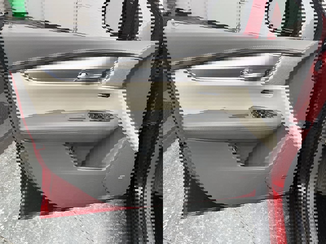 Certified 2023 Cadillac XT5 Premium Luxury w/ Technology Package image 8