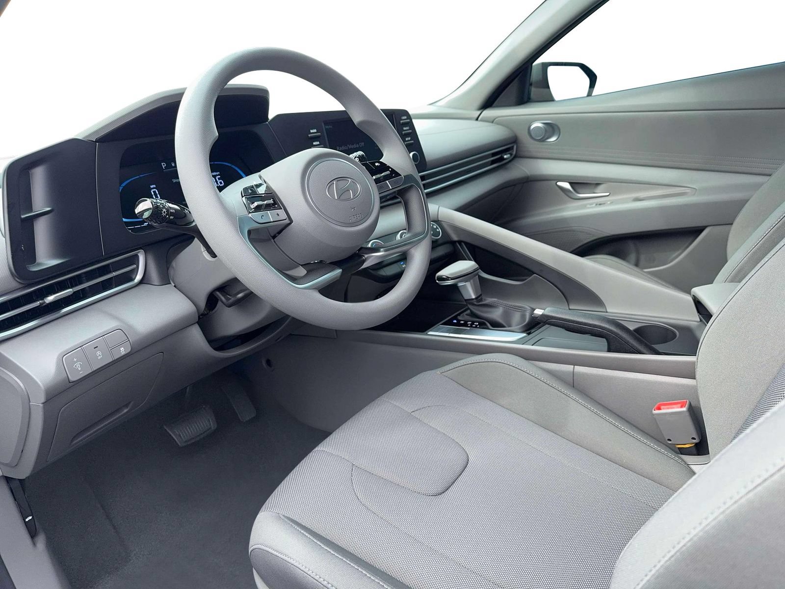 New 2026 Hyundai Elantra SE FWD image 14