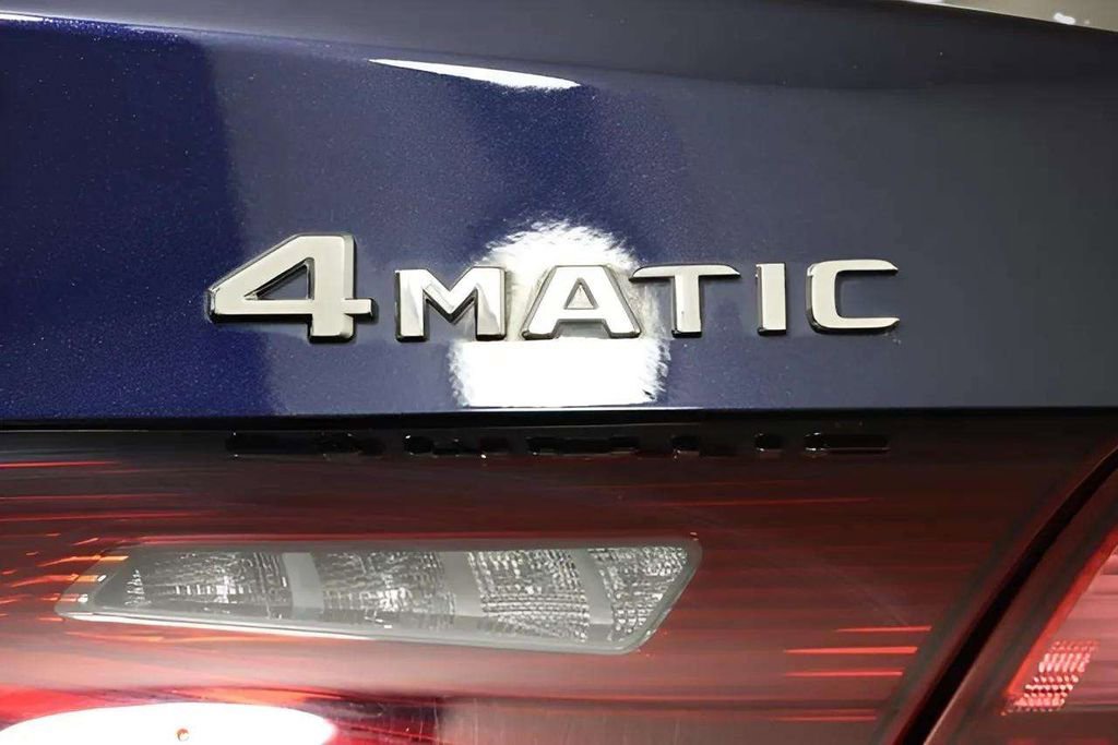 Used 2024 Mercedes-Benz GLC 300 4MATIC image 35