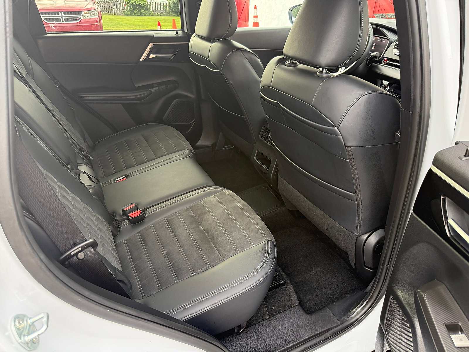 Used 2024 Mitsubishi Outlander Ralliart image 46