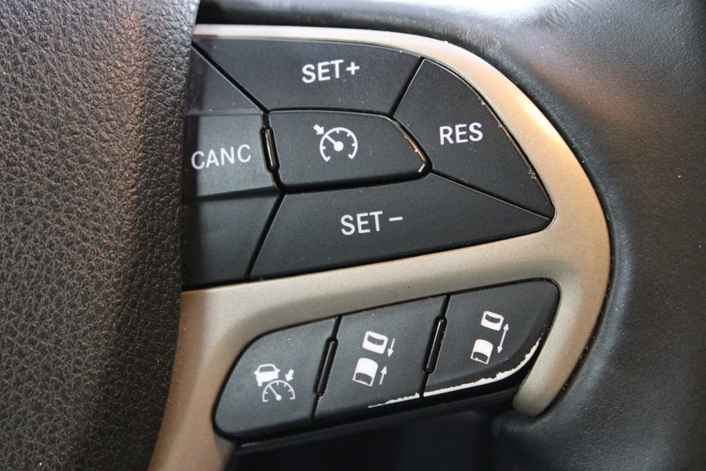 Used 2017 Jeep Grand Cherokee Summit image 38