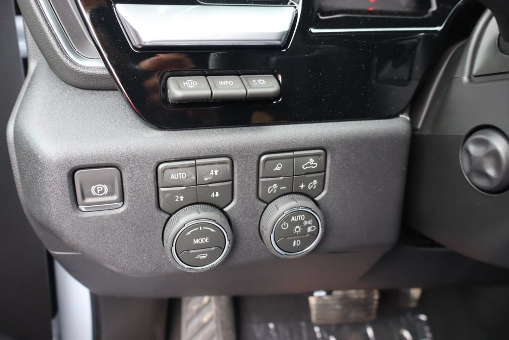 New 2026 Chevrolet Silverado 1500 High Country AWD/4WD image 15