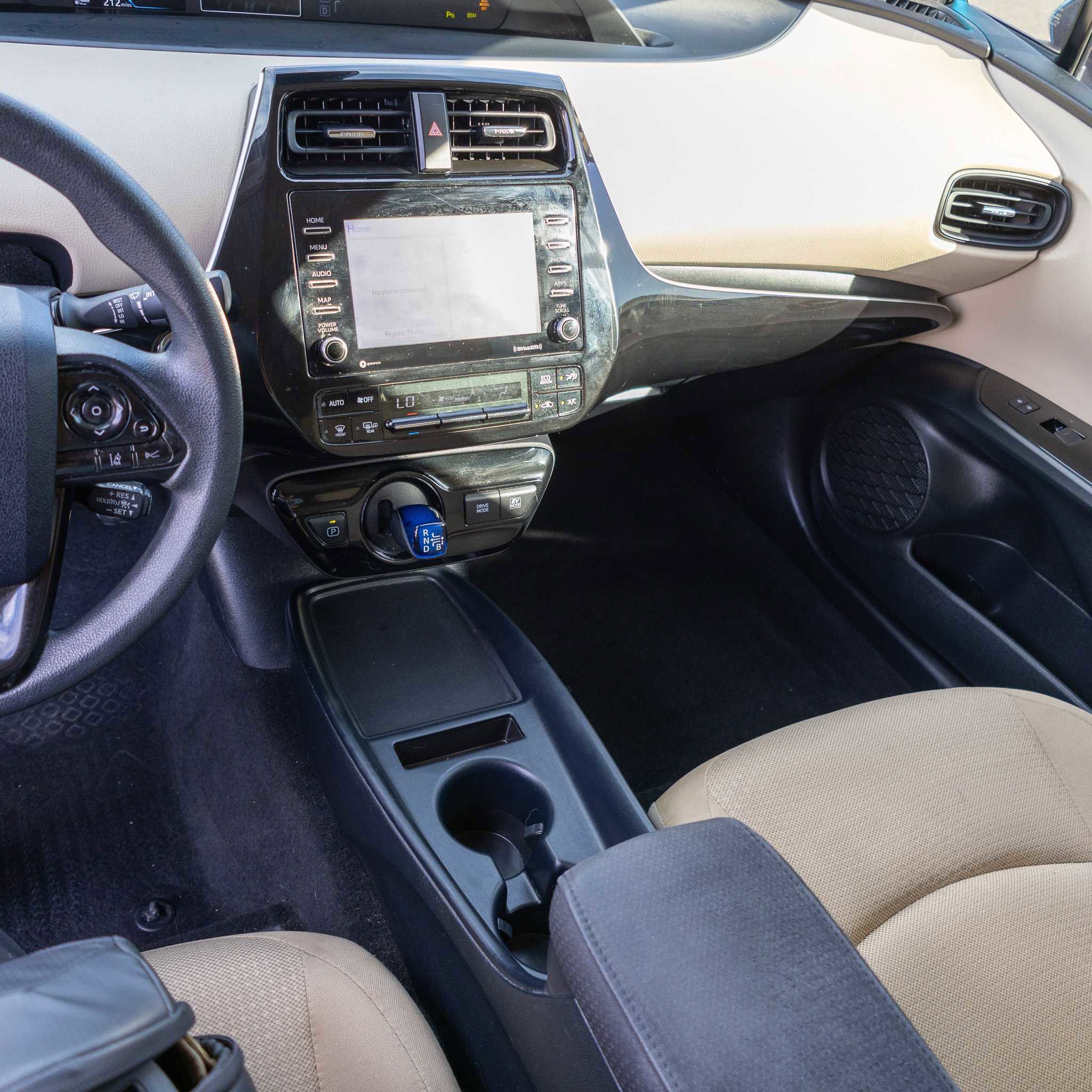 Used 2022 Toyota Prius LE image 14