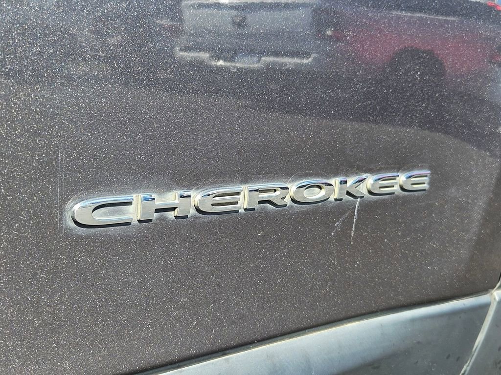 Used 2017 Jeep Cherokee Latitude w/ Comfort/Convenience Group image 25