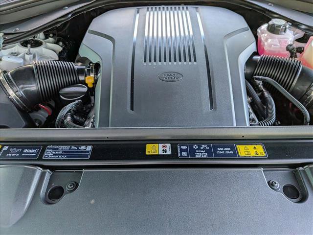 New 2025 Land Rover Range Rover Long Wheelbase SE image 16