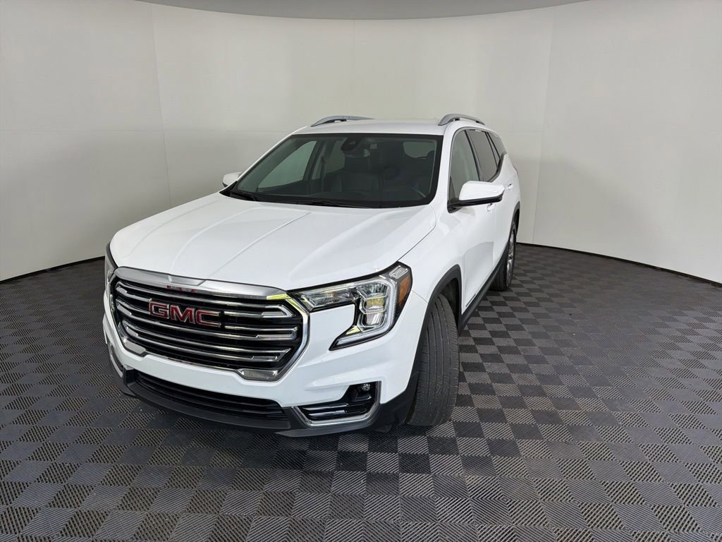 Used 2024 GMC Terrain SLT AWD/4WD image 11