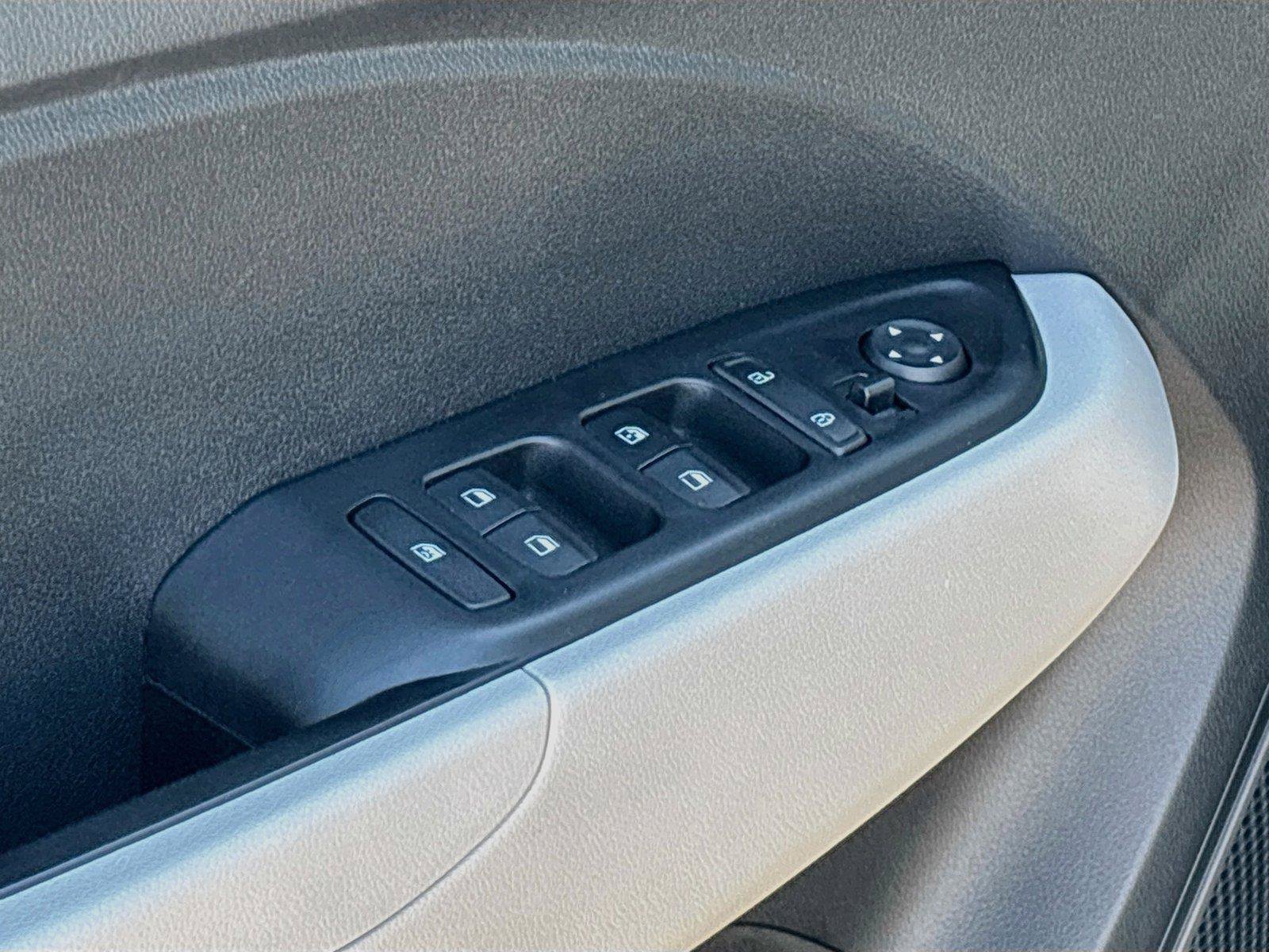 Certified 2025 Hyundai Venue SEL FWD image 20