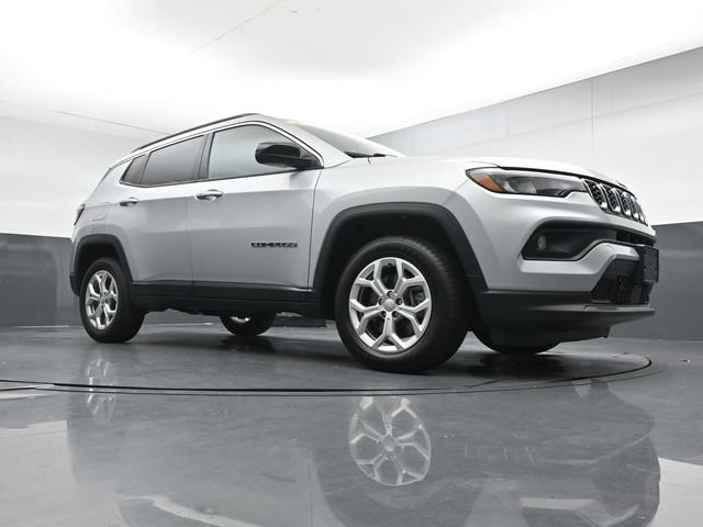Used 2024 Jeep Compass Latitude AWD/4WD image 23