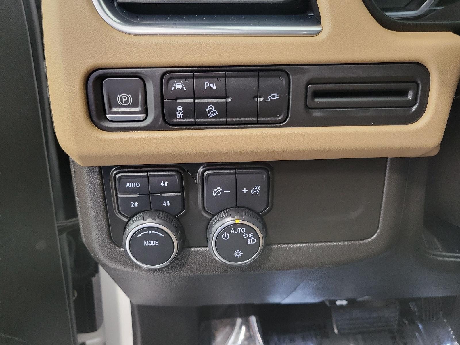 Used 2021 Chevrolet Tahoe Premier AWD/4WD image 10