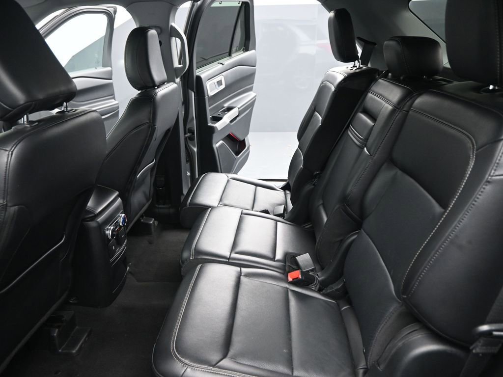 Used 2023 Ford Explorer Limited image 15