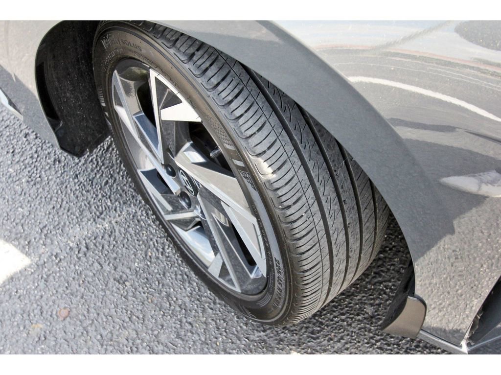 Certified 2024 Hyundai Elantra SEL w/ Convenience Package FWD image 34