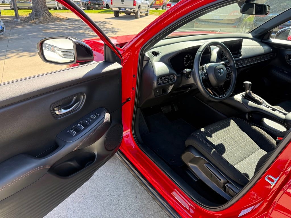 Used 2024 Honda HR-V Sport image 11