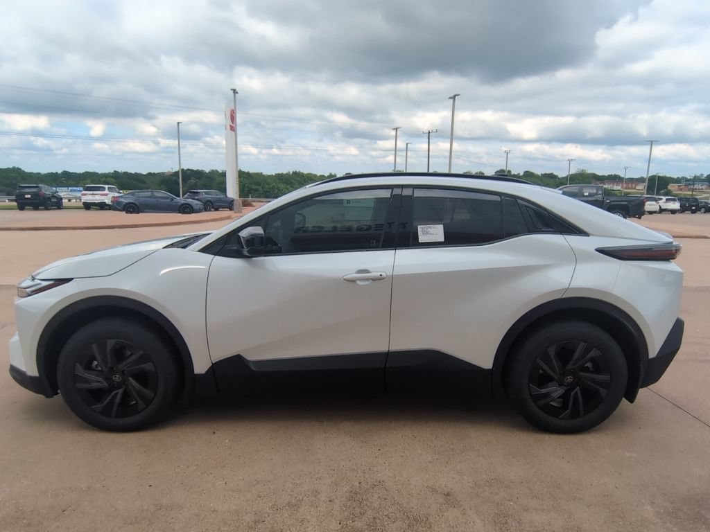 New 2026 Toyota C-HR AWD/4WD image 4