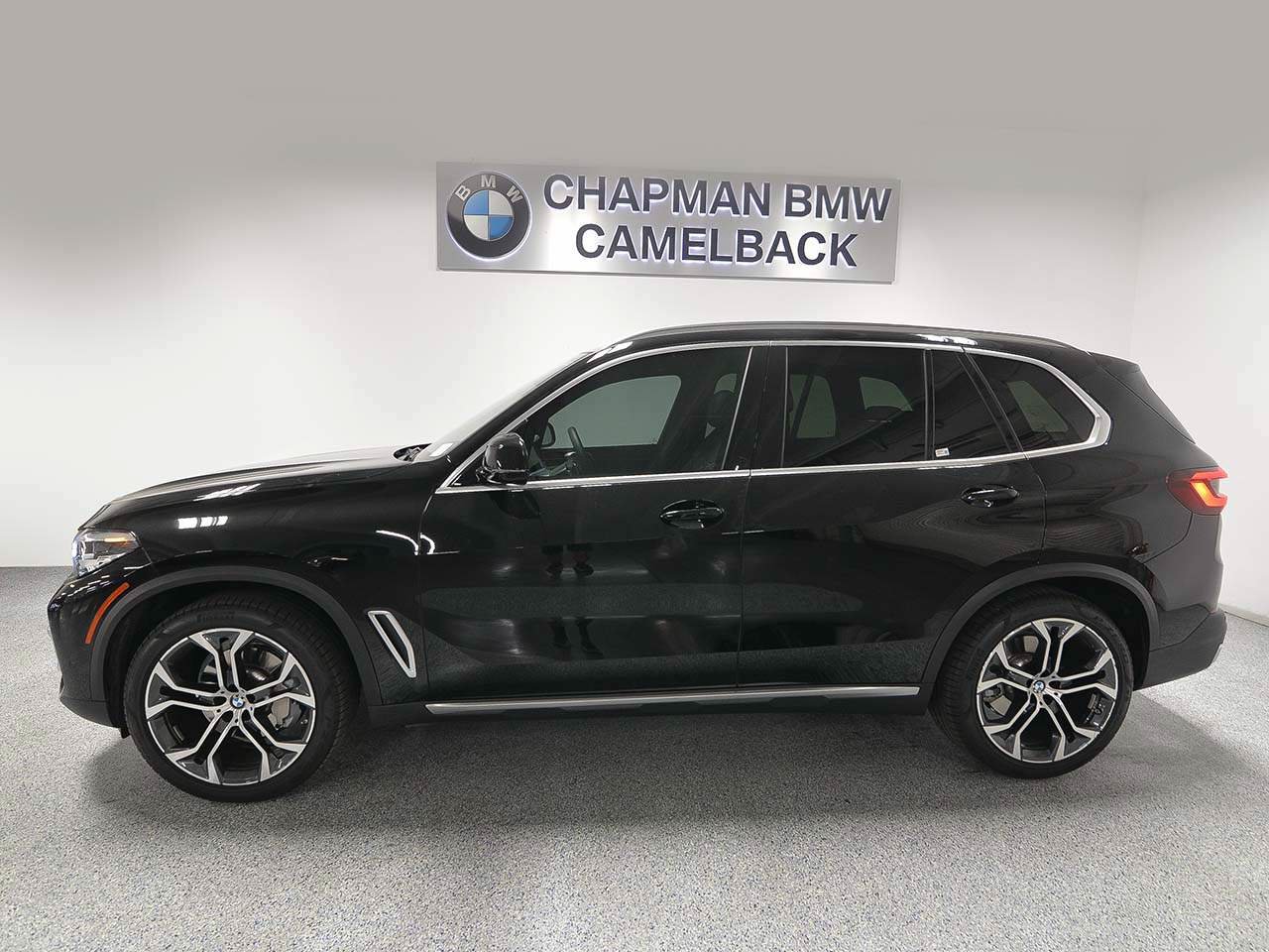Used 2023 BMW X5 sDrive40i w/ Premium Package RWD image 3