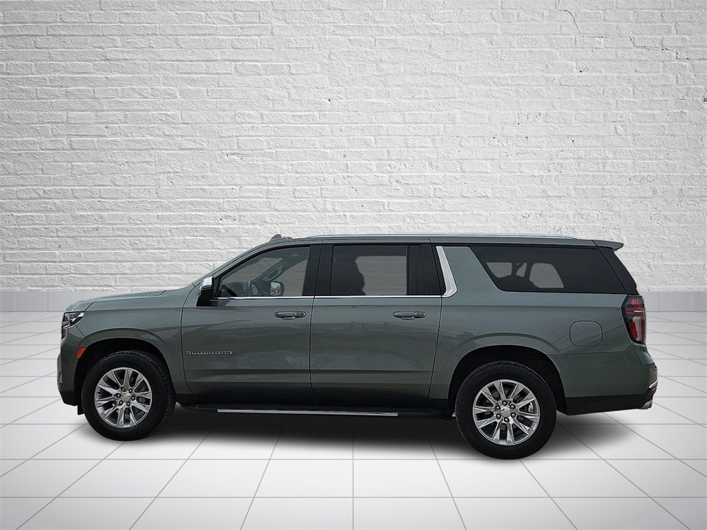 Used 2023 Chevrolet Suburban Premier image 2