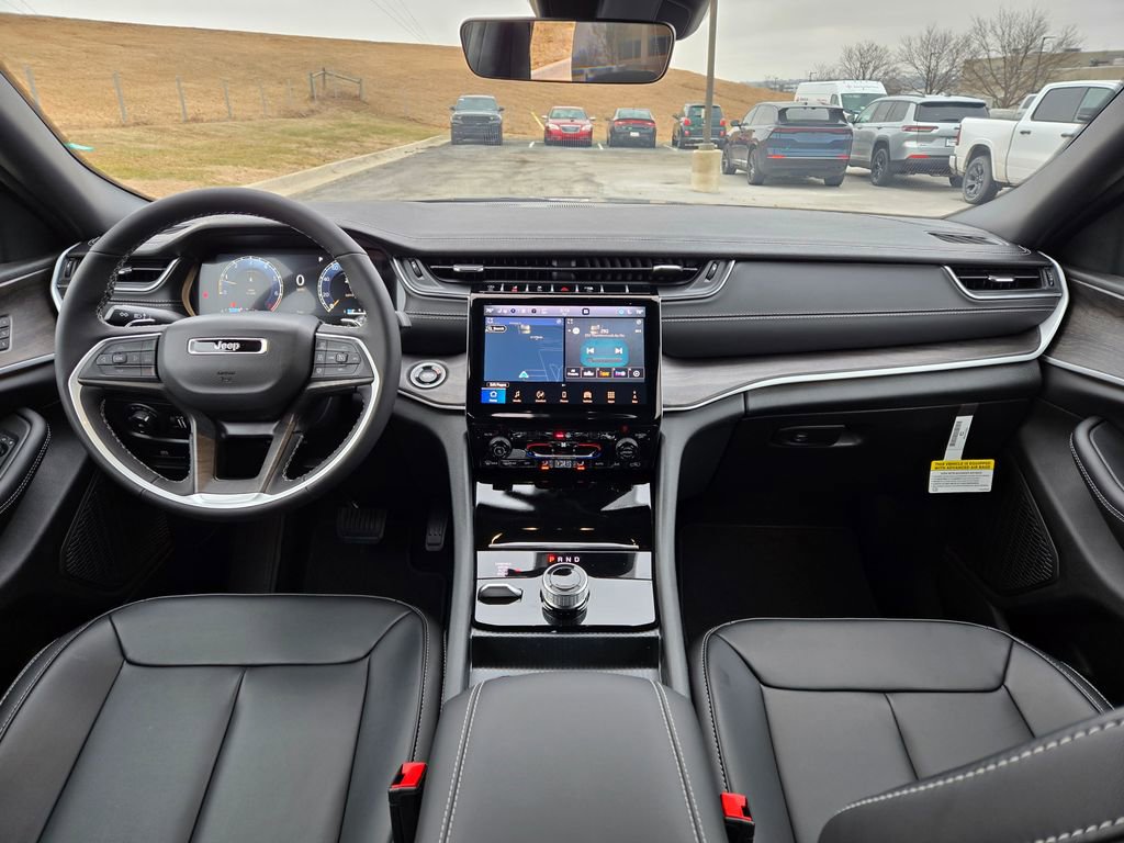 New 2025 Jeep Grand Cherokee Limited image 14
