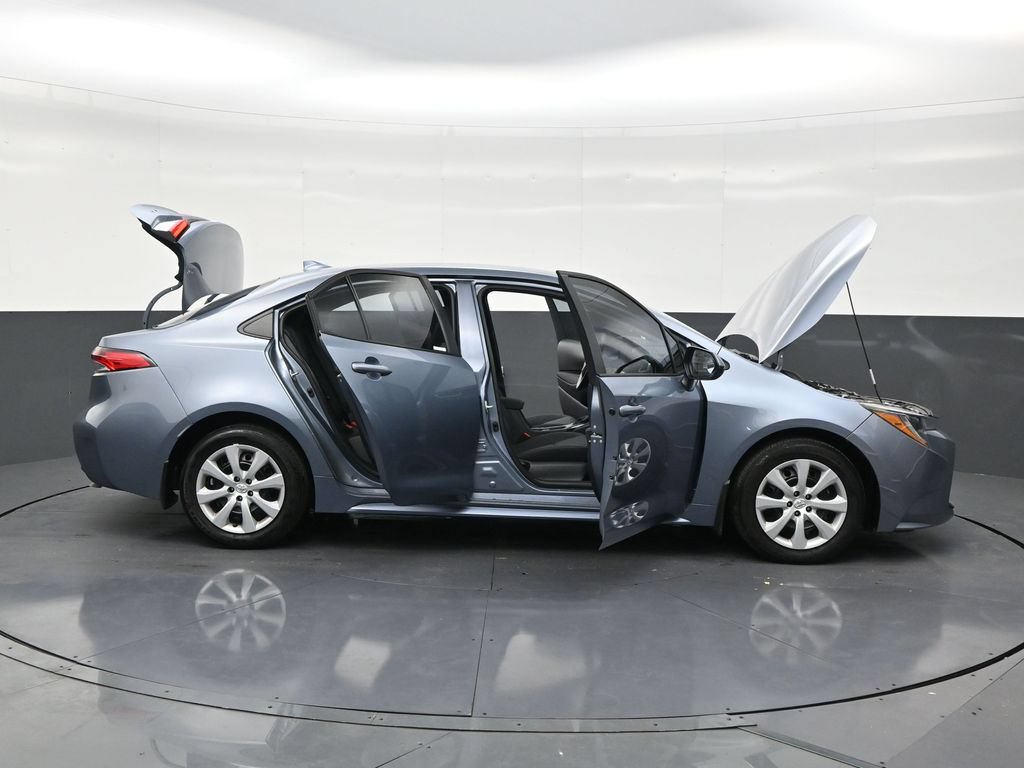 Used 2025 Toyota Corolla LE FWD image 20