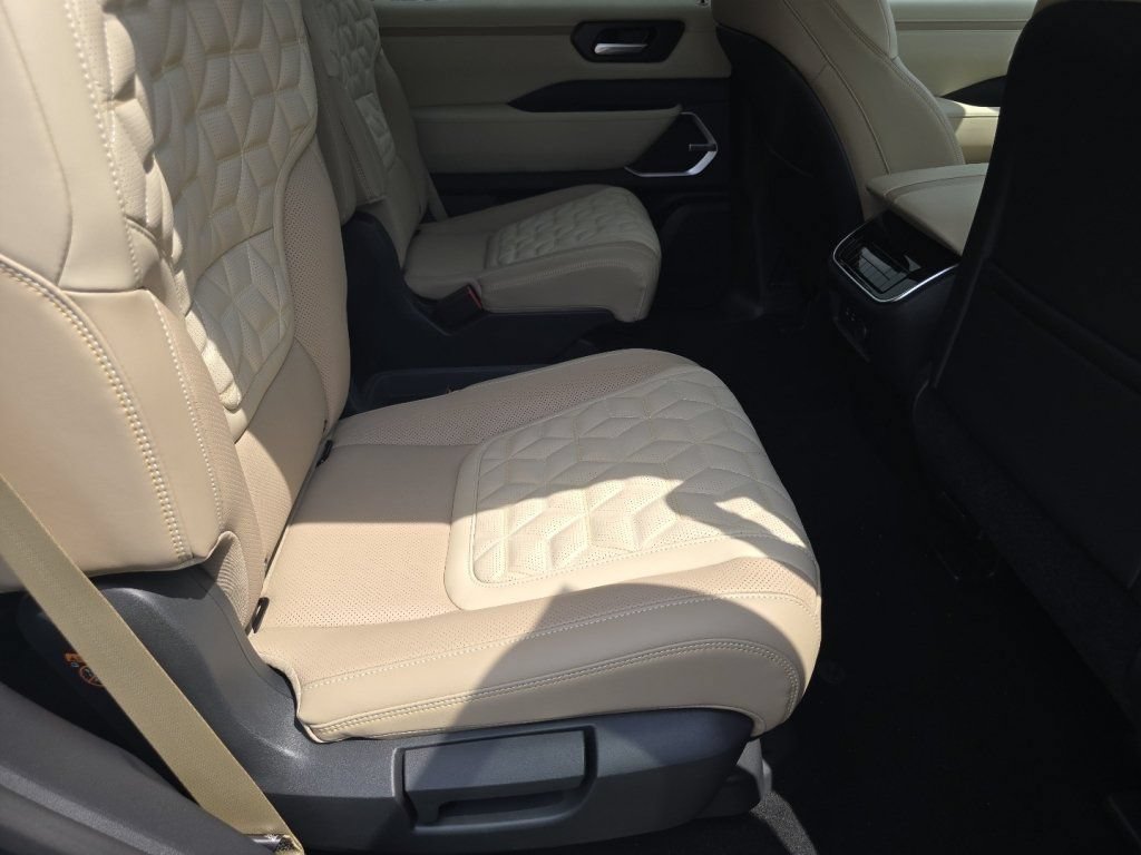 New 2026 Nissan Armada Platinum AWD/4WD image 22
