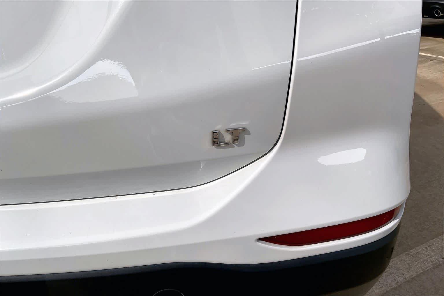 Used 2023 Chevrolet Equinox LT FWD image 11