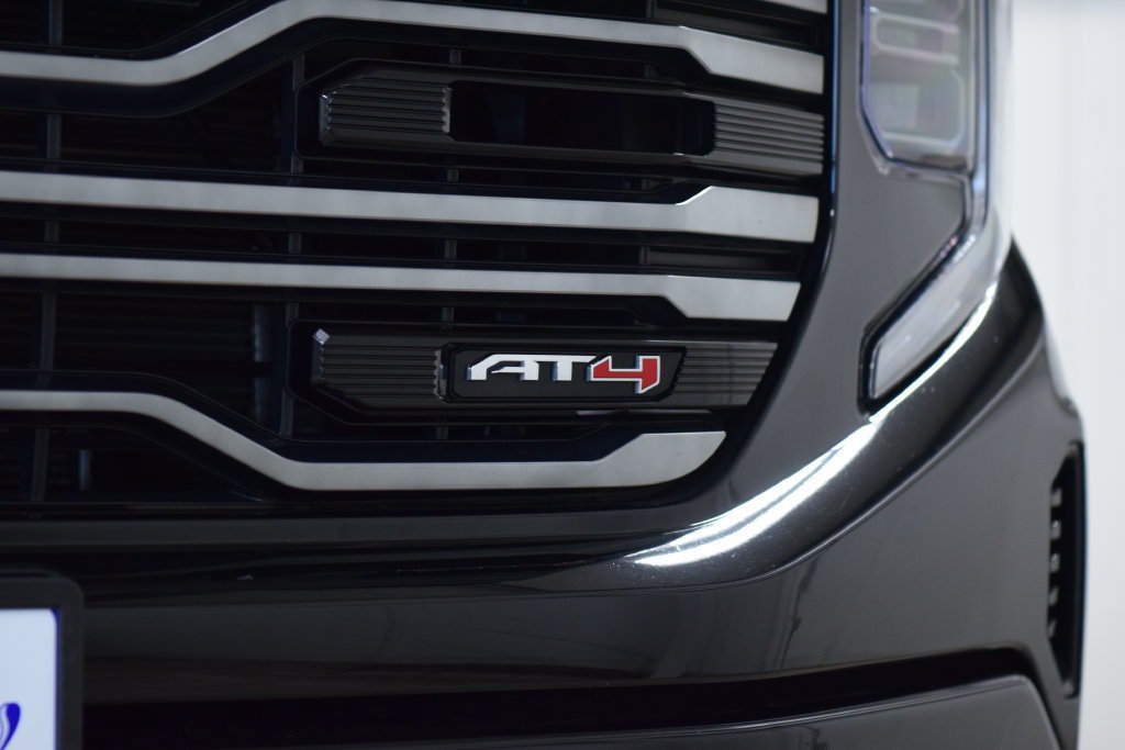 Used 2025 GMC Sierra 1500 AT4 w/ AT4 Premium Package AWD/4WD image 16