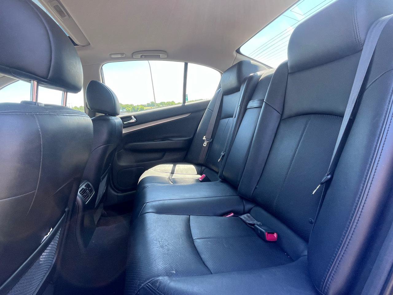 Used 2015 INFINITI Q40 AWD w/ Moonroof Package image 15