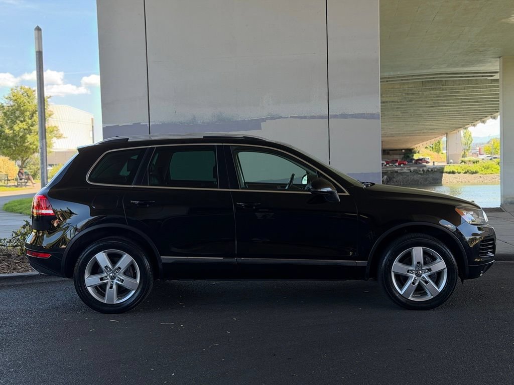 Used 2014 Volkswagen Touareg VR6 AWD/4WD image 9