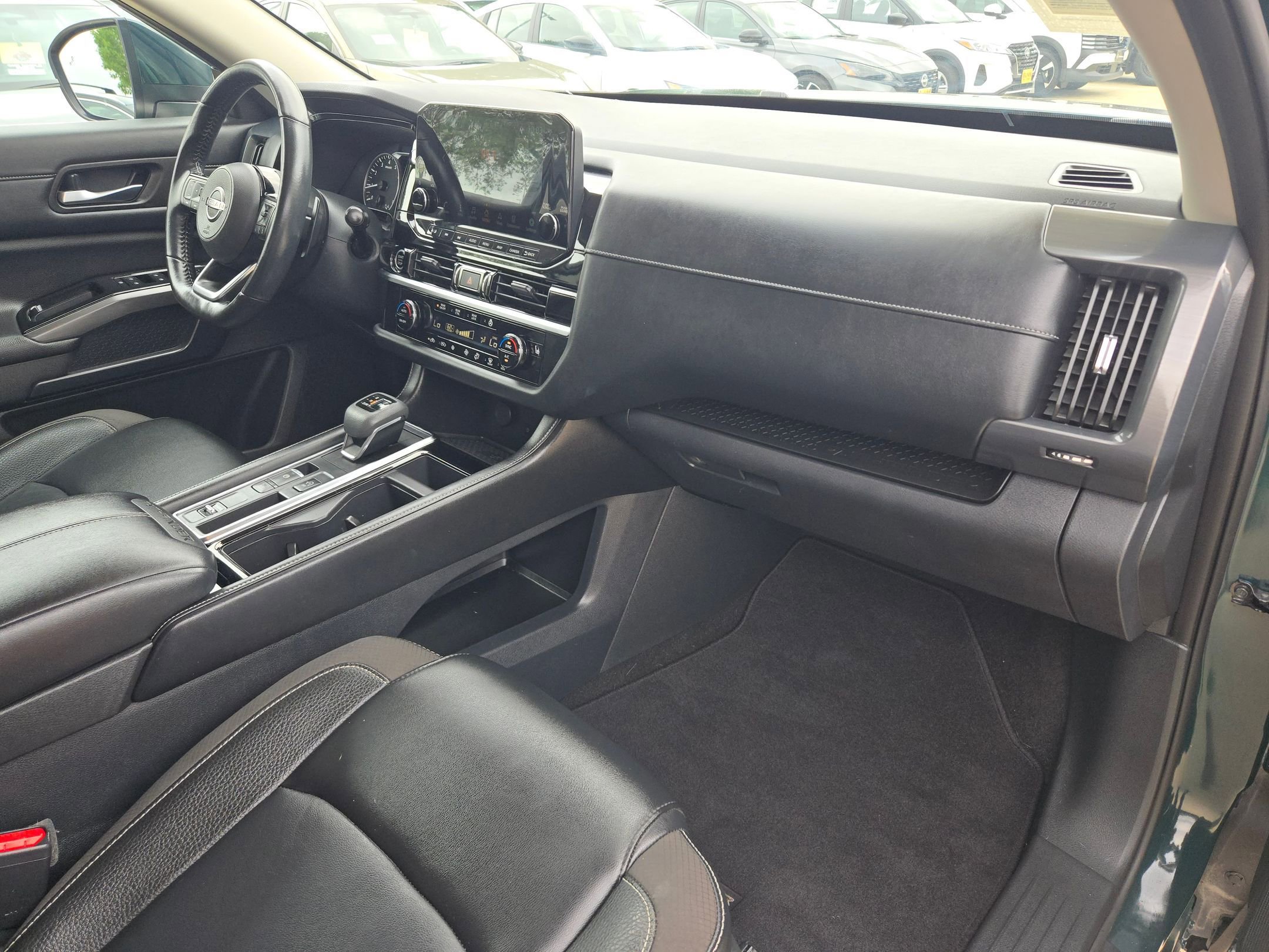 Certified 2023 Nissan Pathfinder SL w/ Black Appearance Package image 29