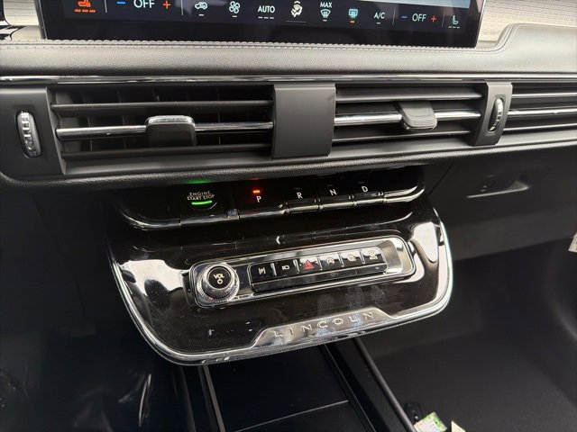 New 2026 Lincoln Corsair Premiere image 13