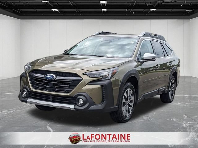 Used 2025 Subaru Outback Touring AWD/4WD image 1
