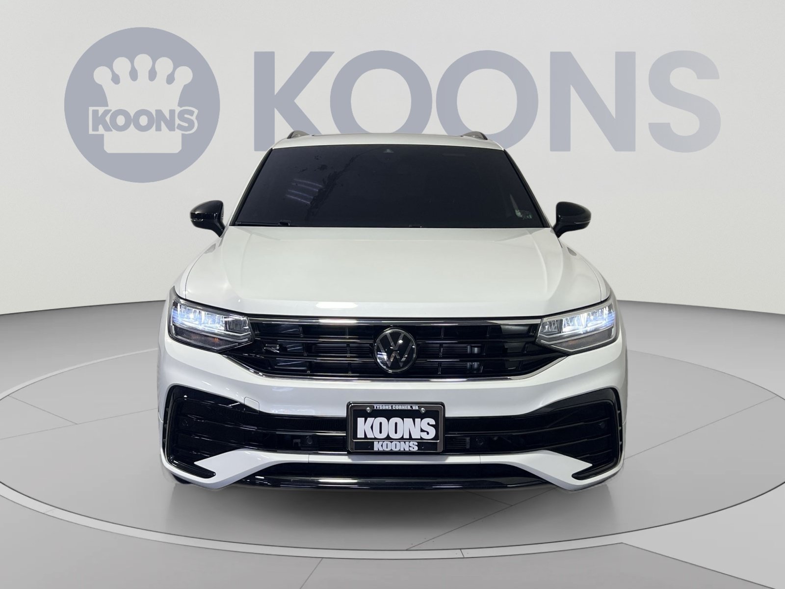 Used 2024 Volkswagen Tiguan SE R-Line FWD image 11