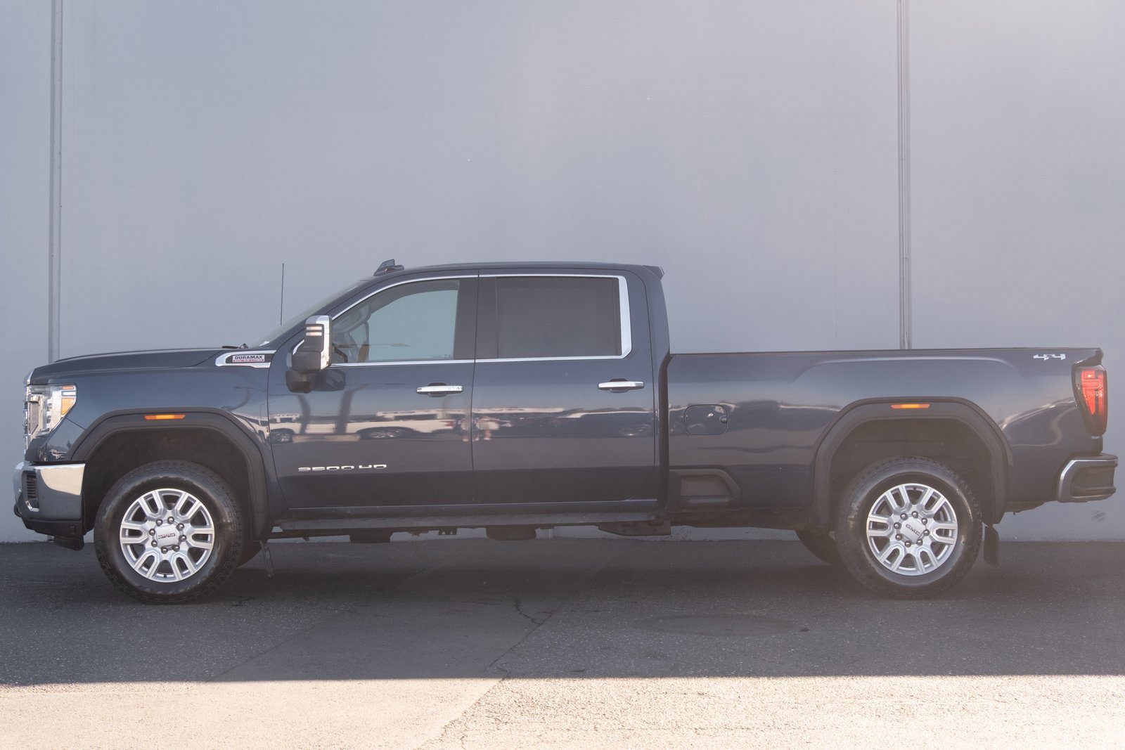 Used 2023 GMC Sierra 3500 SLT w/ SLT Preferred Package image 30