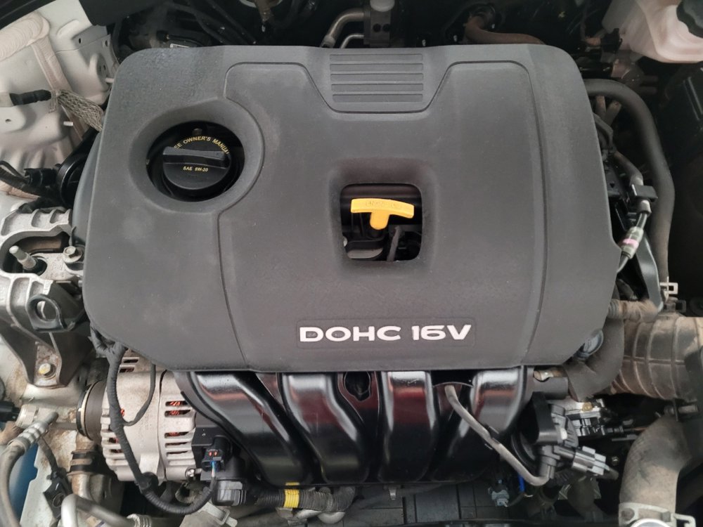 Used 2017 Hyundai Elantra SE image 30