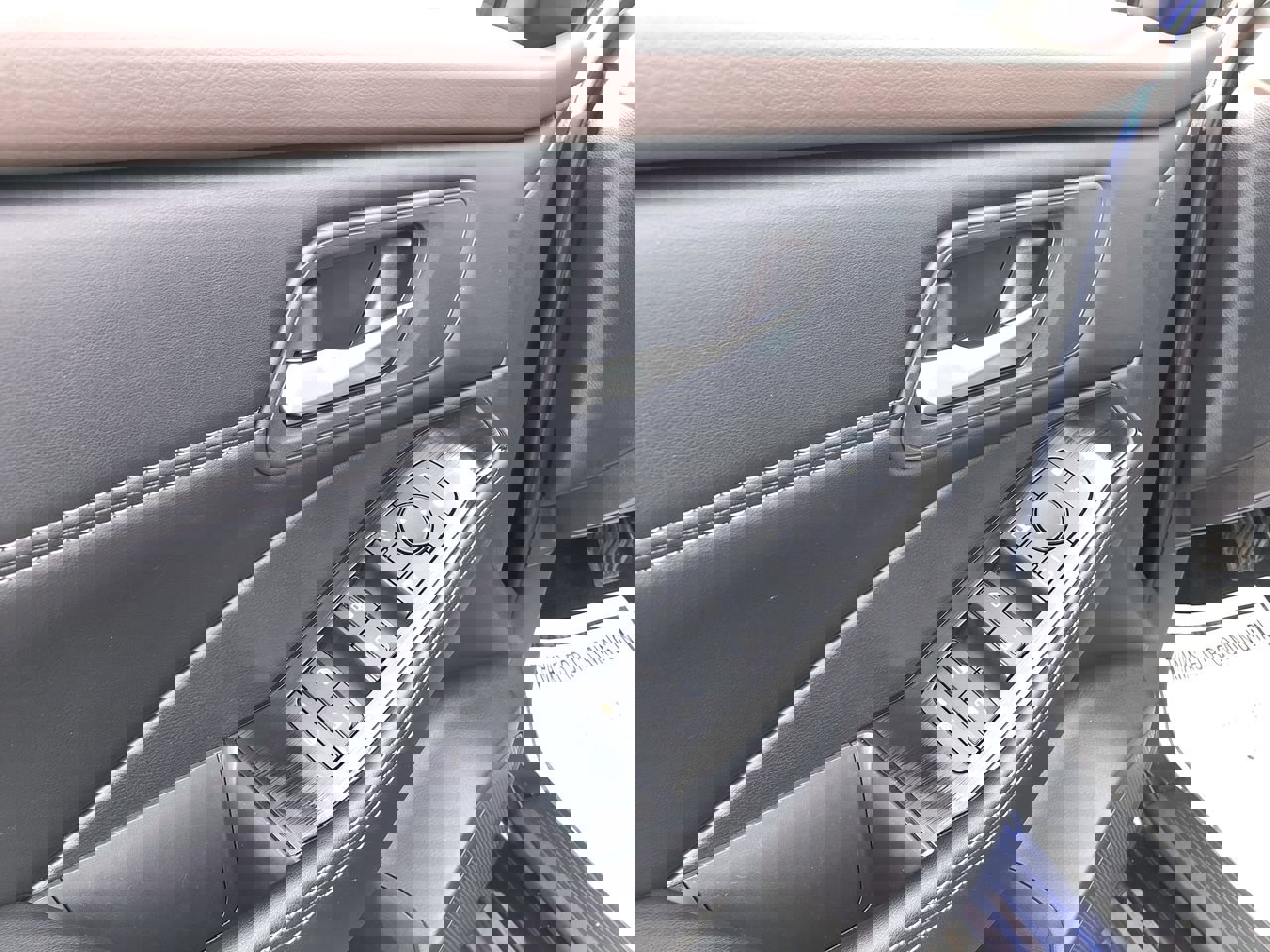 Used 2023 Nissan Rogue SV w/ SV Premium B Package image 13