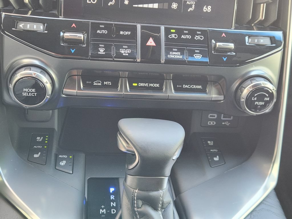 Used 2023 Lexus LX 600 4WD w/ Luxury Package image 20