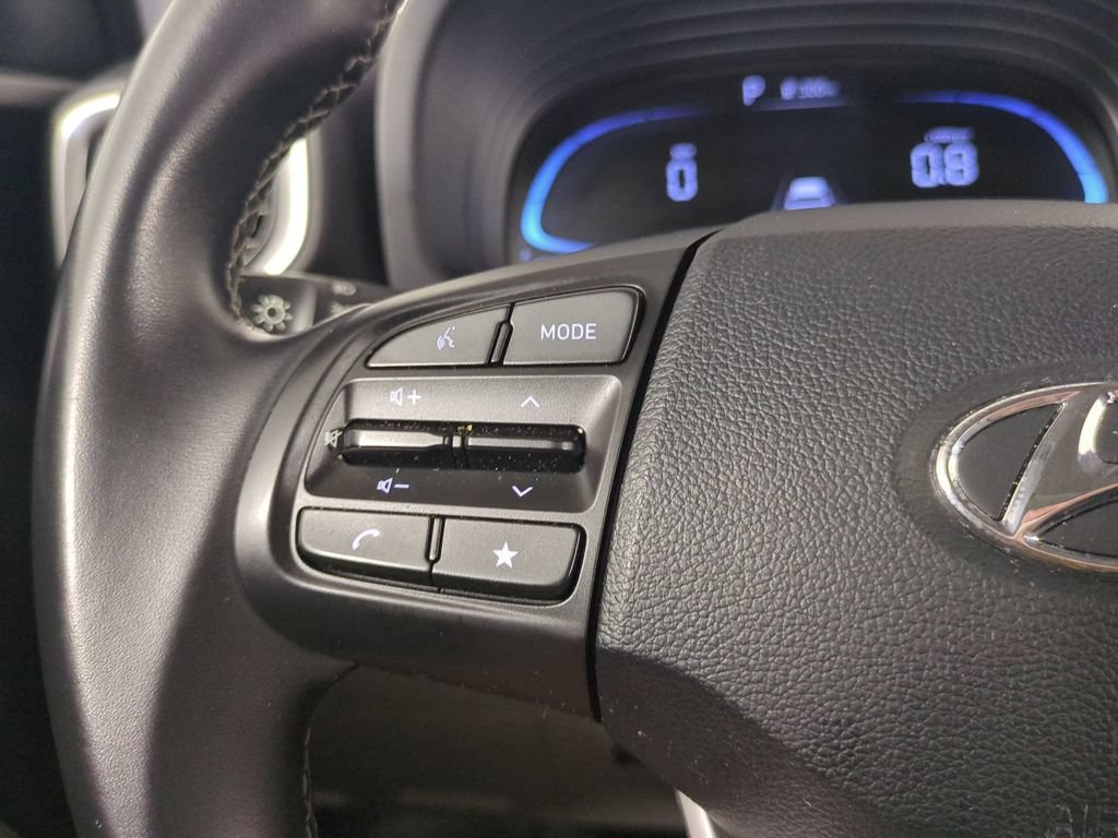 Used 2025 Hyundai Venue SEL FWD image 40